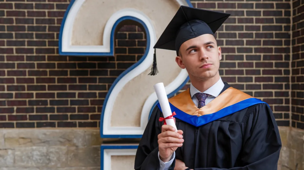 Zdjęcie Czy po licencjacie można uczyć w szkole? Sprawdź wymagania i ograniczenia