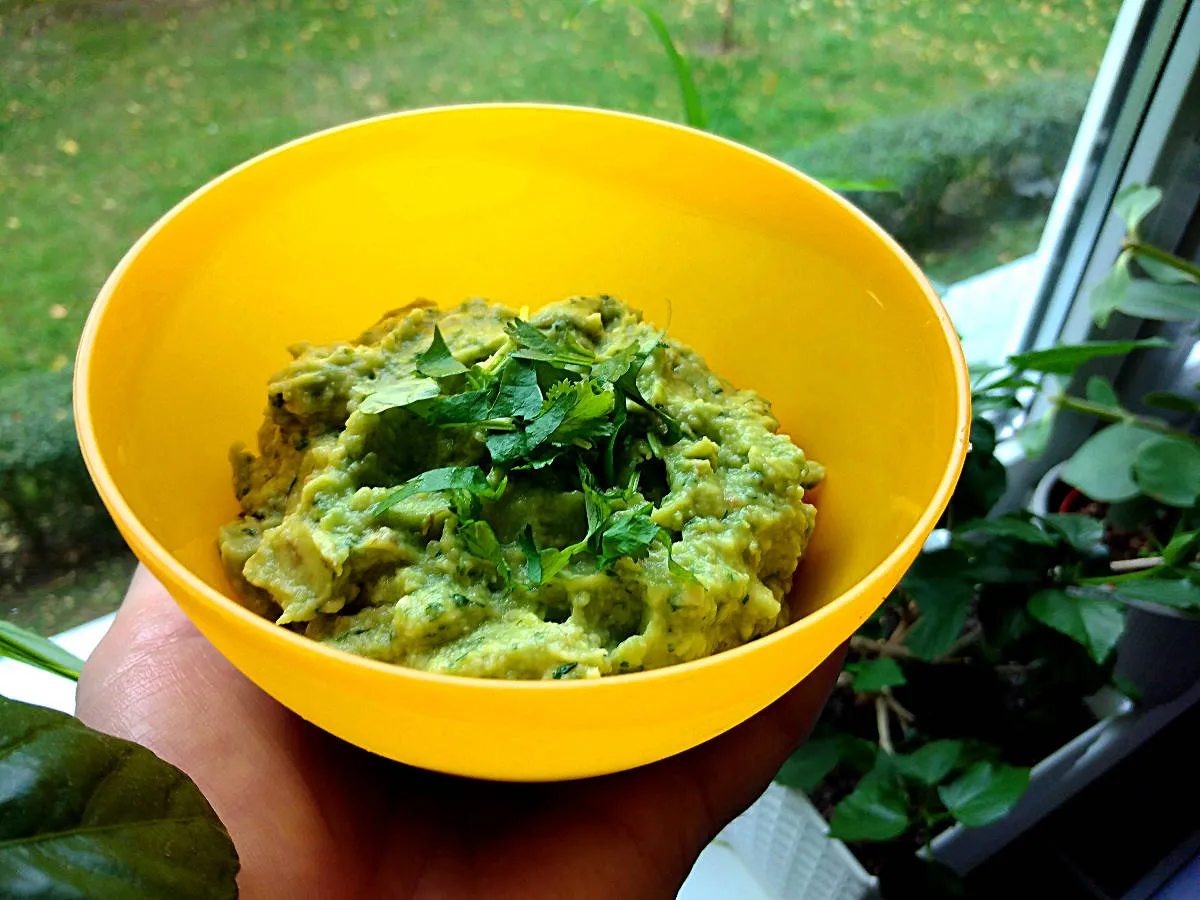 Zdjęcie Co to jest guacamole? Odkryj sekrety pysznego sosu meksykańskiego