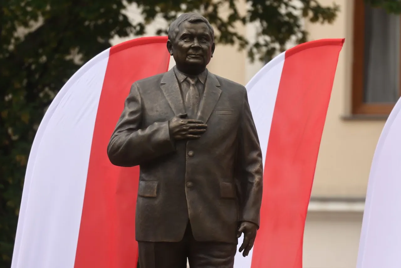 Zdjęcie Gdzie jest pomnik Lecha Kaczyńskiego? Oto wszystkie lokalizacje w Polsce