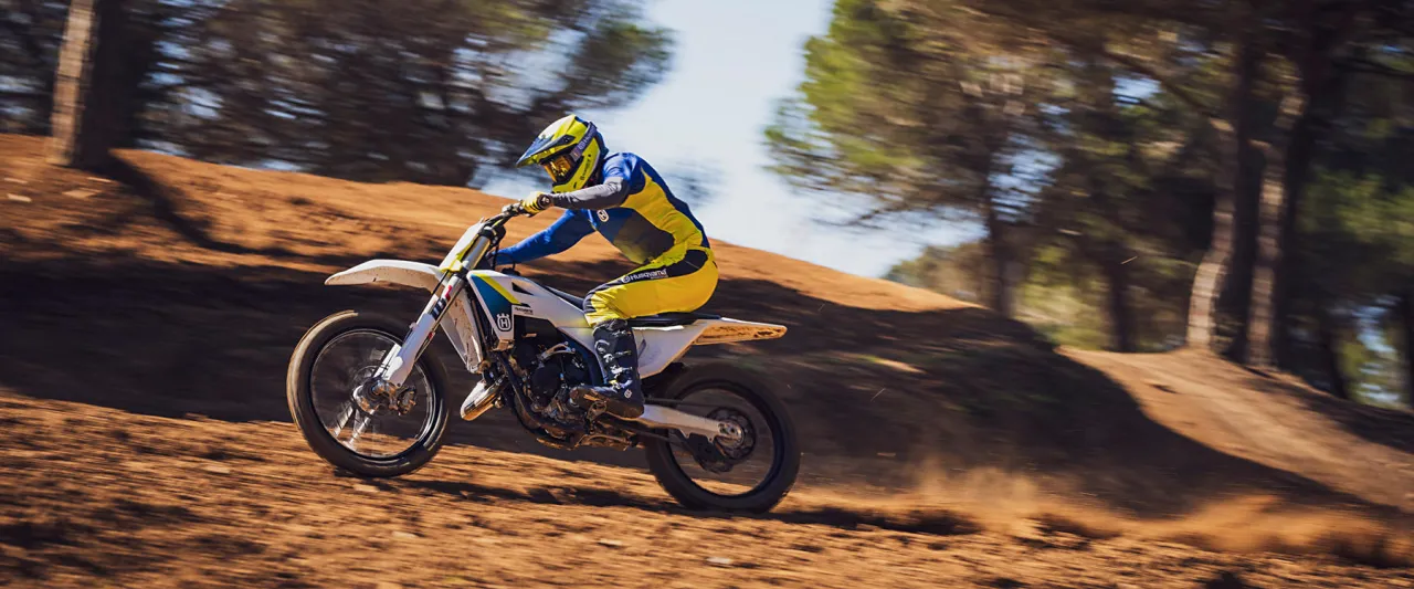 Zdjęcie Husqvarna 125 4T - pełna specyfikacja i porównanie z innymi modelami