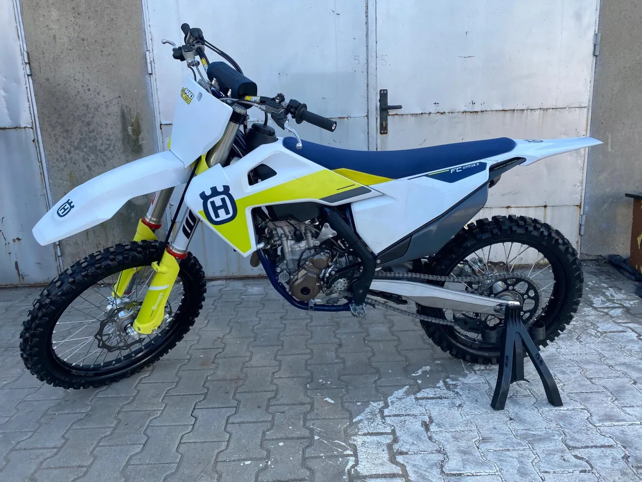 Zdjęcie Husqvarna 250 4T Enduro: wady, zalety, opinie i porównanie z konkurencją
