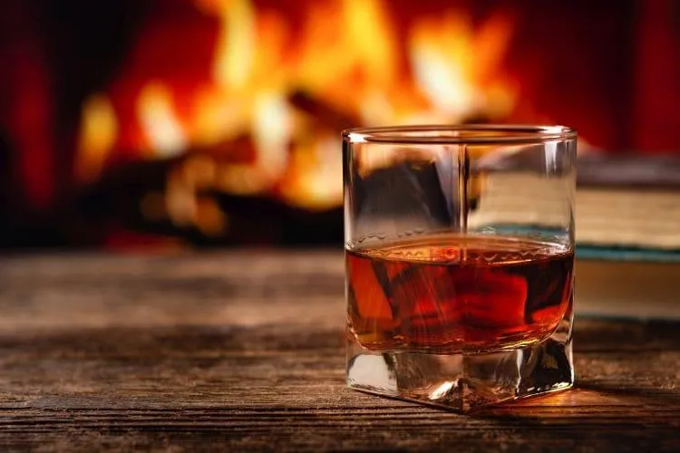 Zdjęcie Najlepsze przepisy na drinki z Jack Daniel's cynamonowy, które zaskoczą
