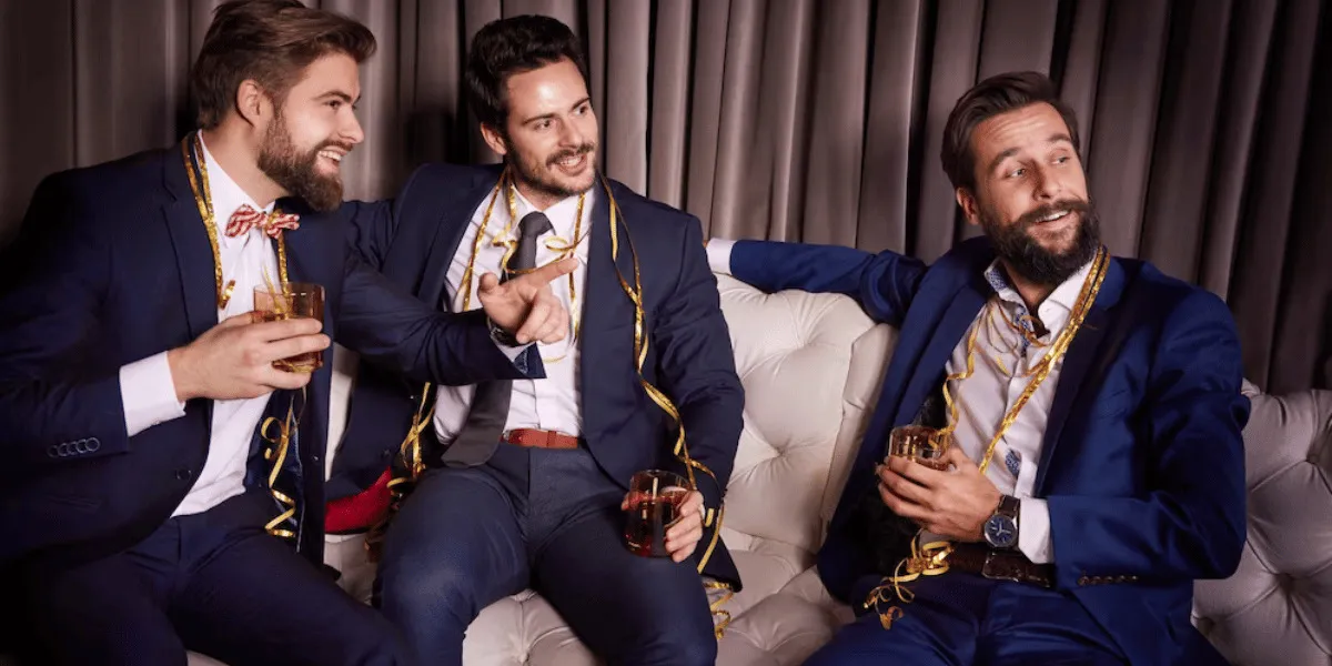 Zdjęcie Jak się ubrać na dyskotekę facet, by wyróżnić się z tłumu