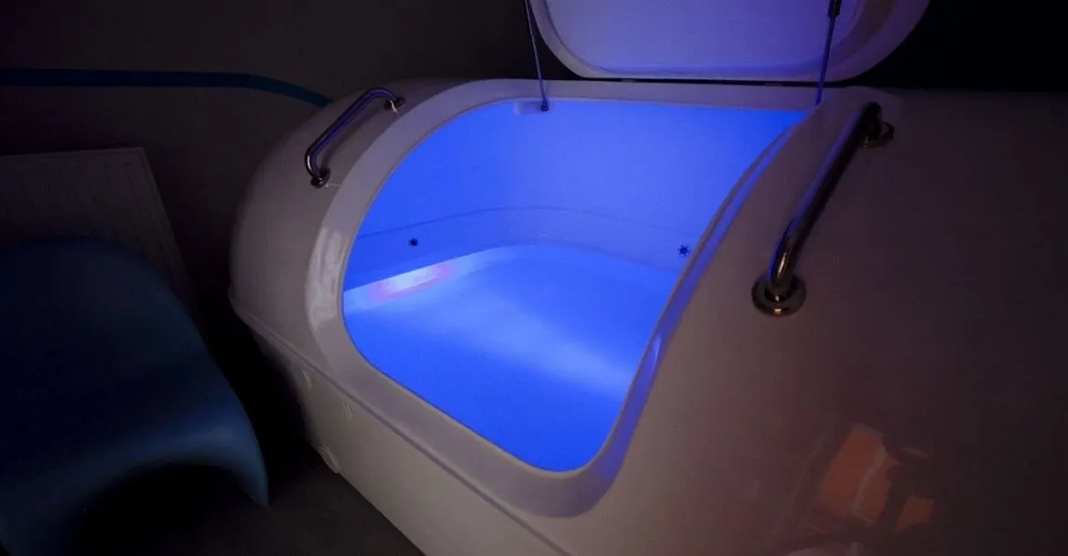 Zdjęcie Spa float: Jak terapia unoszenia w soli Epsom może zmienić Twoje życie