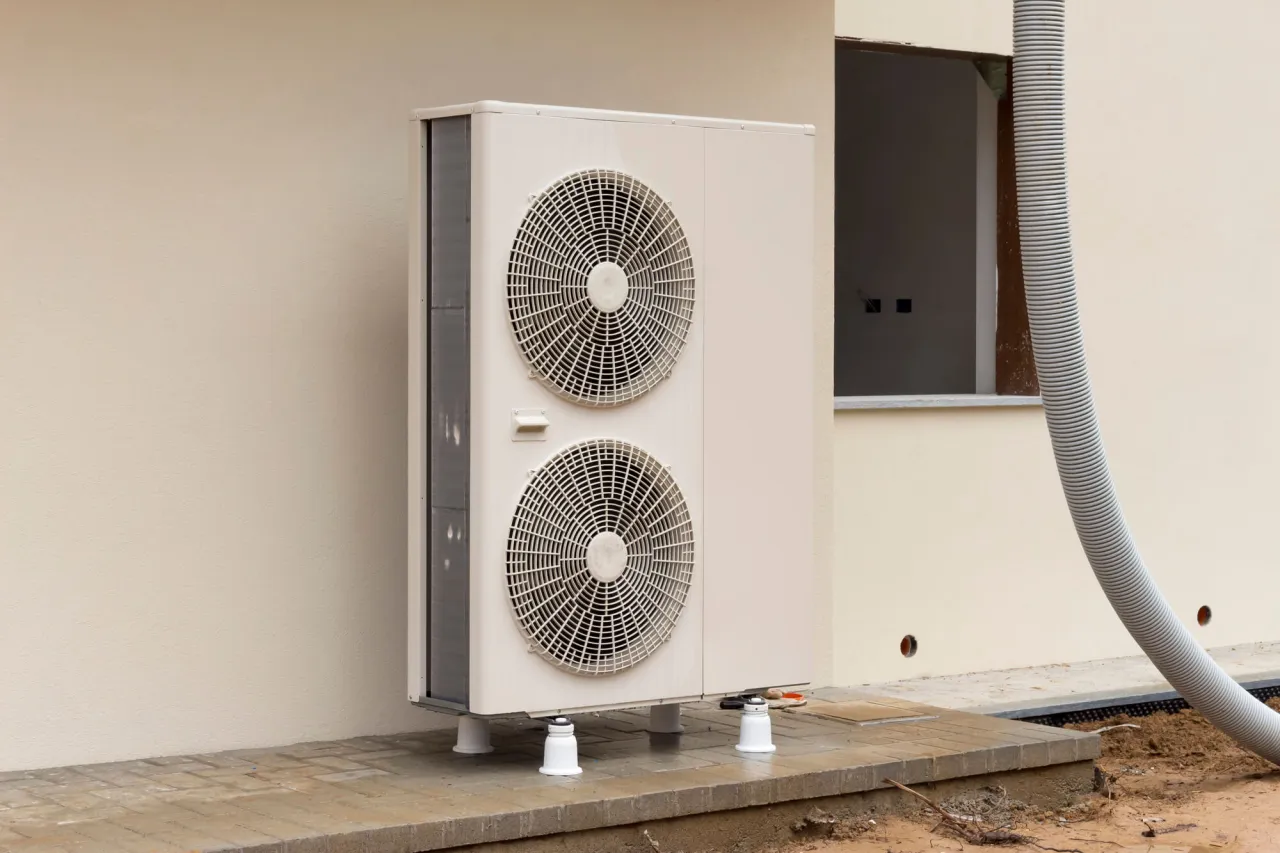 Zdjęcie Ile prądu zużywa pompa ciepła 9 kW? Sprawdź, ile możesz zaoszczędzić