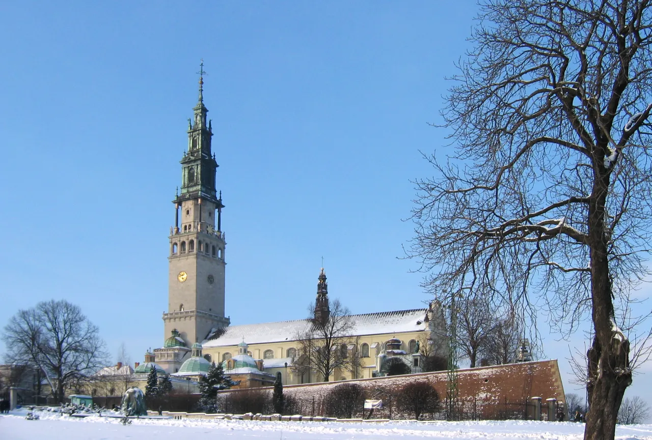 Zdjęcie Kiedy kościół staje się sanktuarium? Odkryj kluczowe kryteria