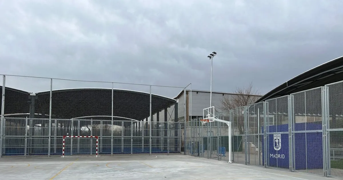 Zdjęcie Canchas de baloncesto Nuevos Ministerios: Encuentra tu lugar ideal para jugar