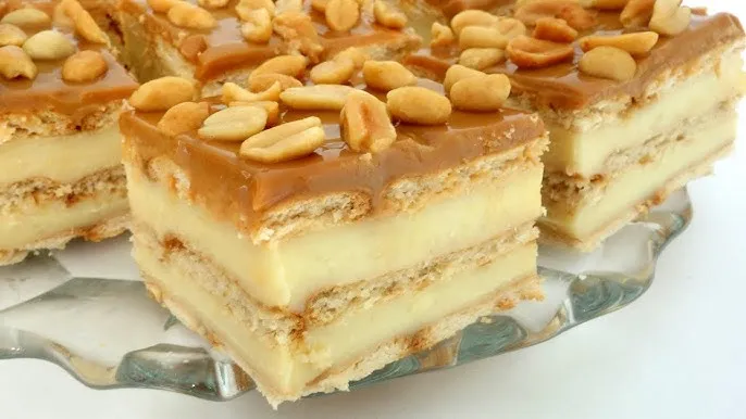 Zdjęcie Przepis na ciasto Snickers z masą budyniową, które zachwyci każdego