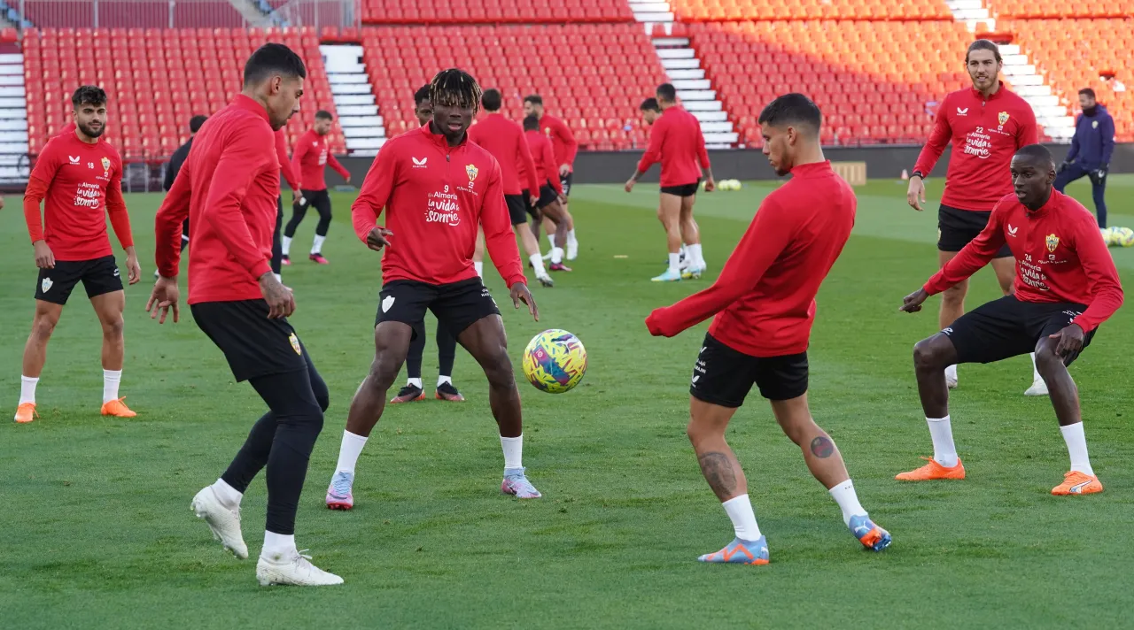 Zdjęcie Cronología de ud almería contra villarreal cf: resultados sorprendentes y rivalidades