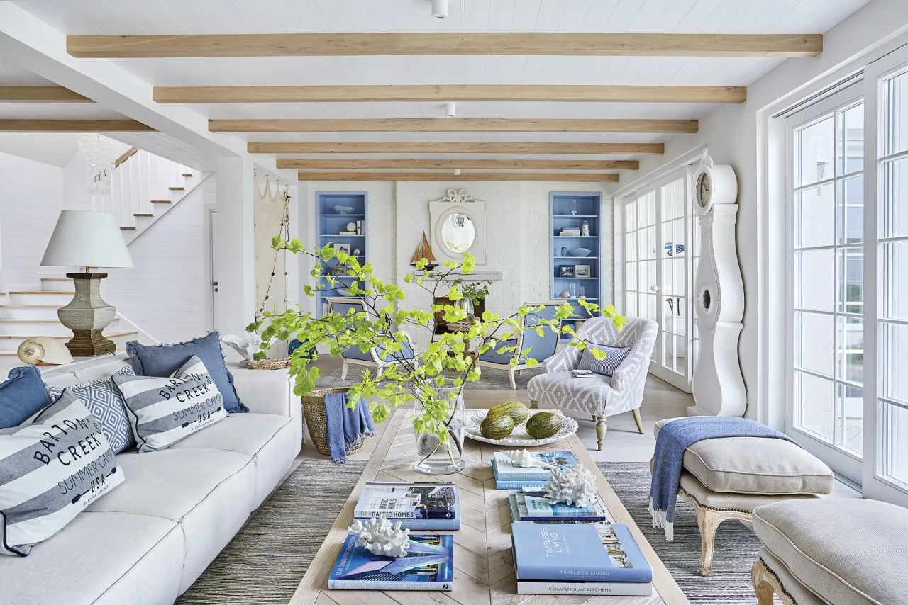 styl marynistyczny salon aranżacje