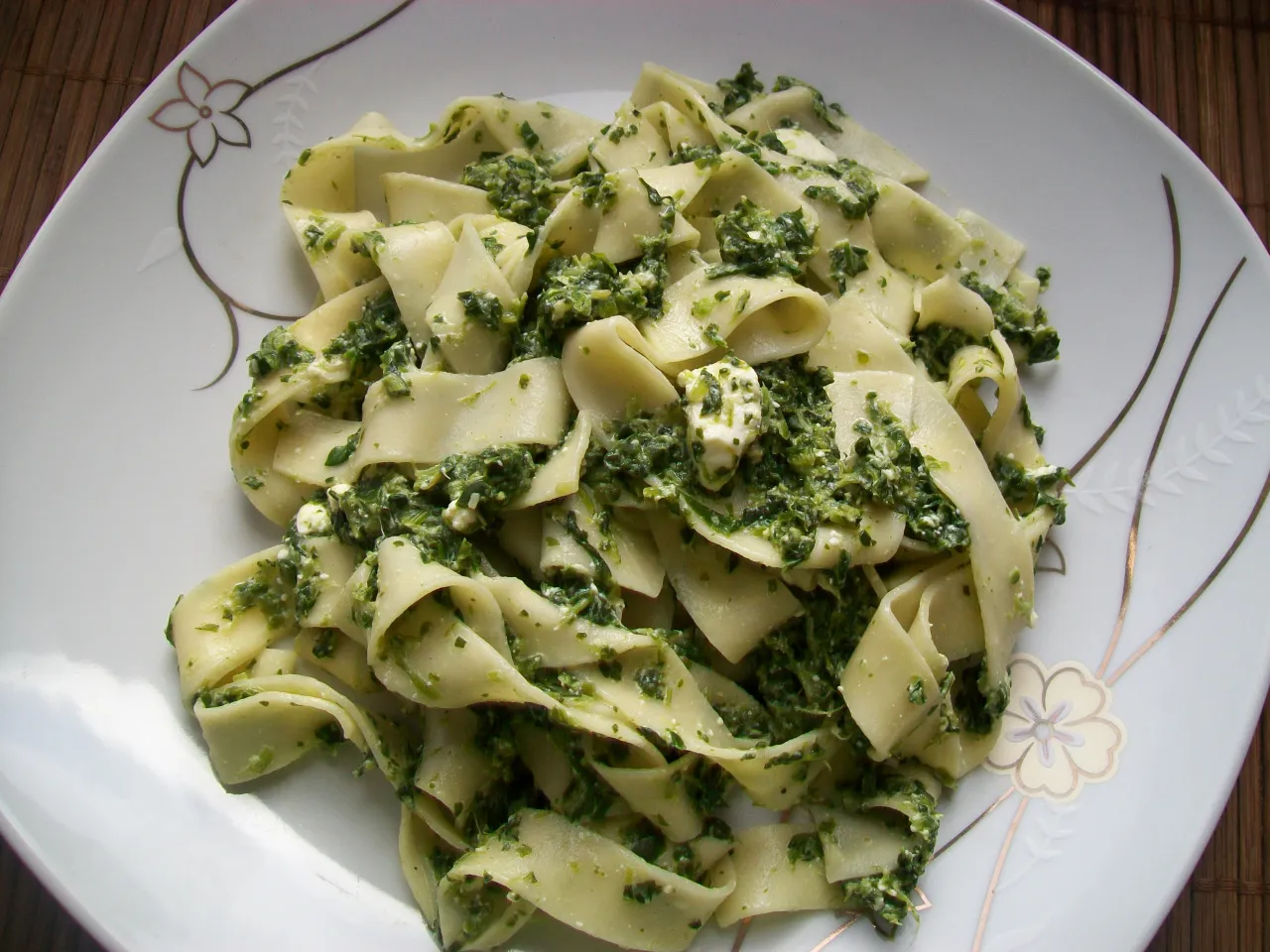 szybki makaron ze szpinakiem