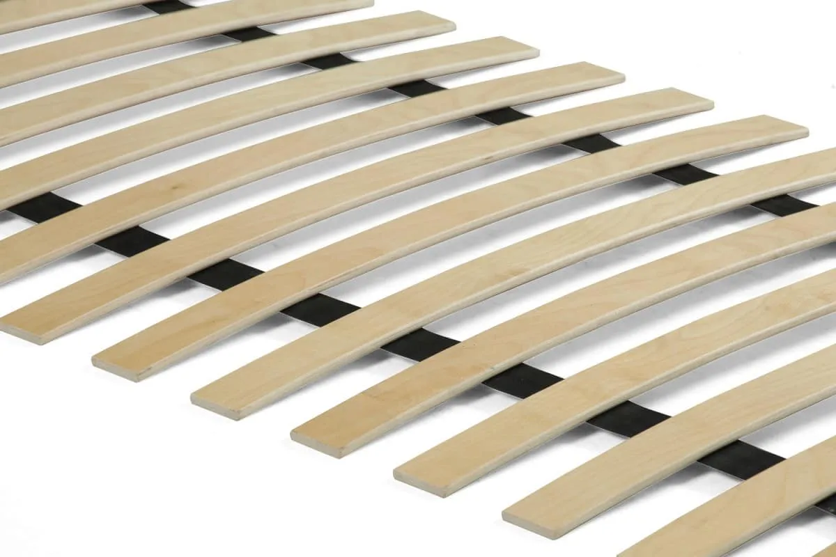 materac piankowy na stelażu elastycznym