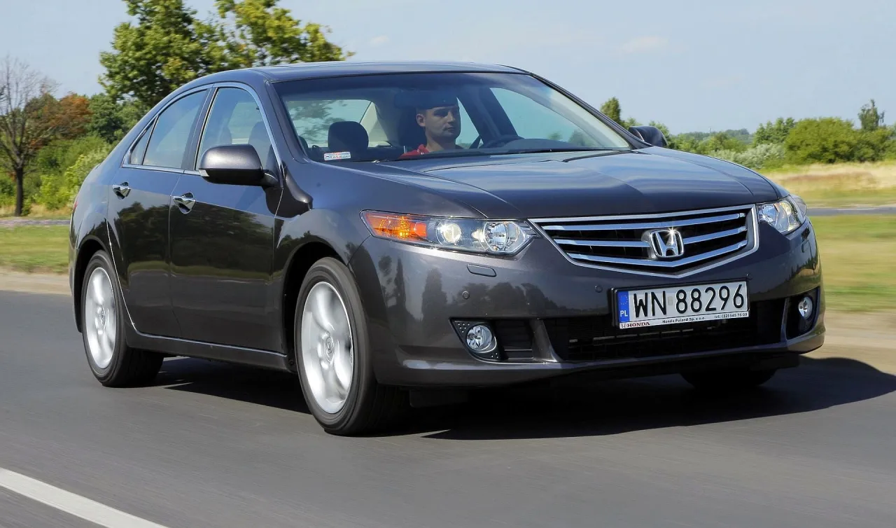 Honda Accord VIII sedan i kombi