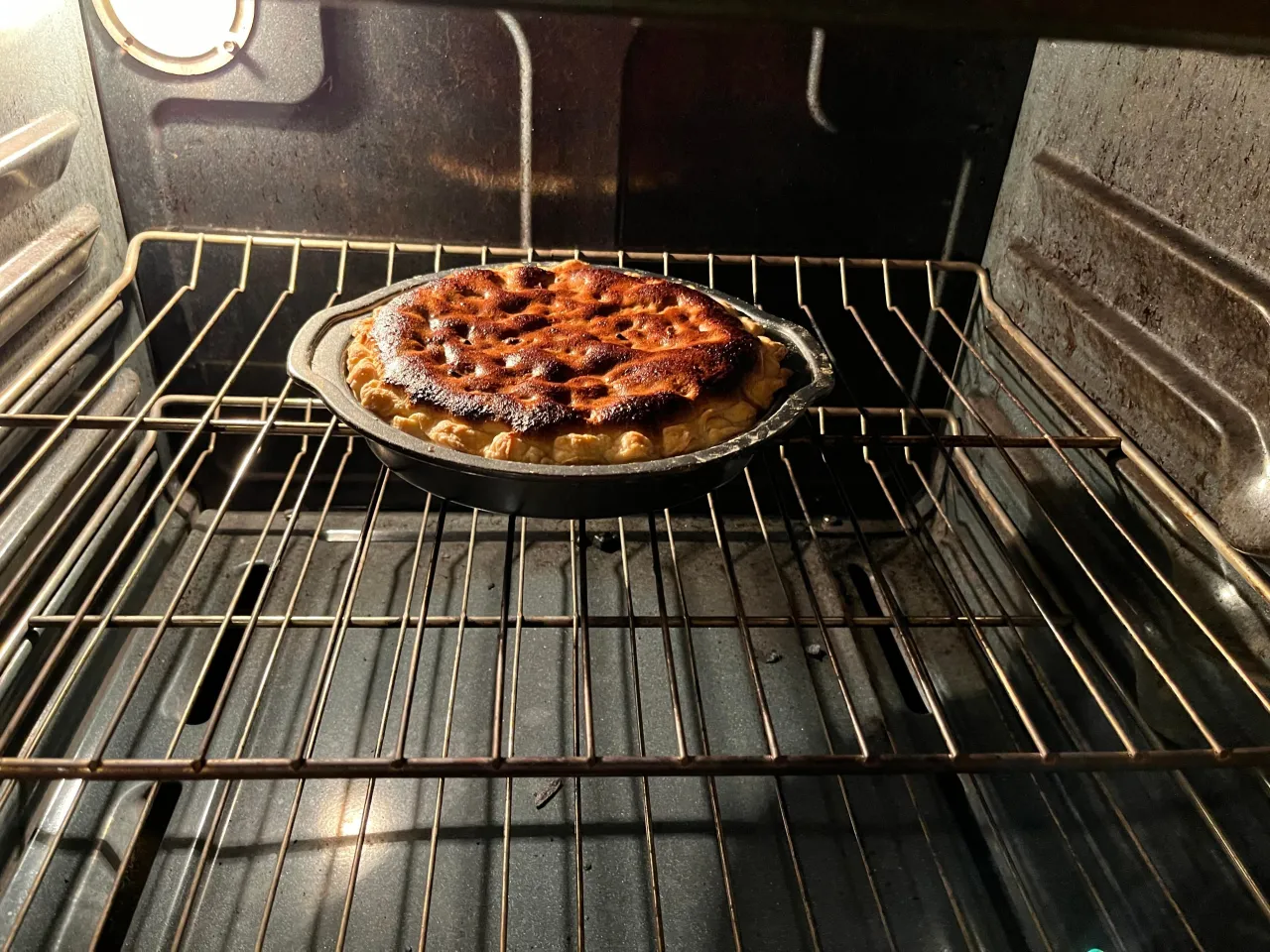 spalone ciasto w piekarniku