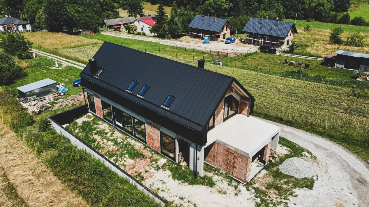 Nowoczesne technologie w dekarstwie, drony inspekcyjne