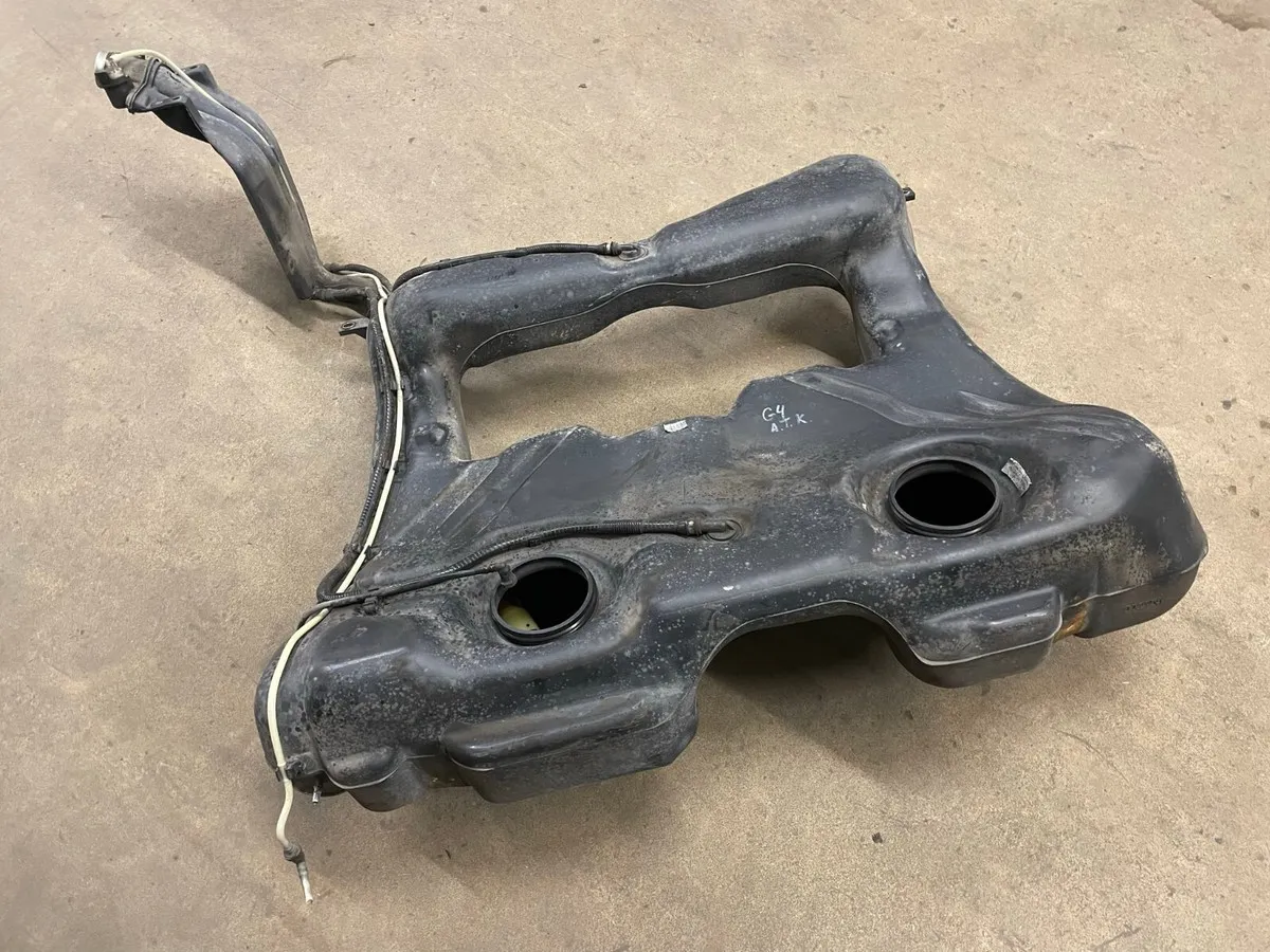 Volkswagen Golf IV 4MOTION zbiornik paliwa