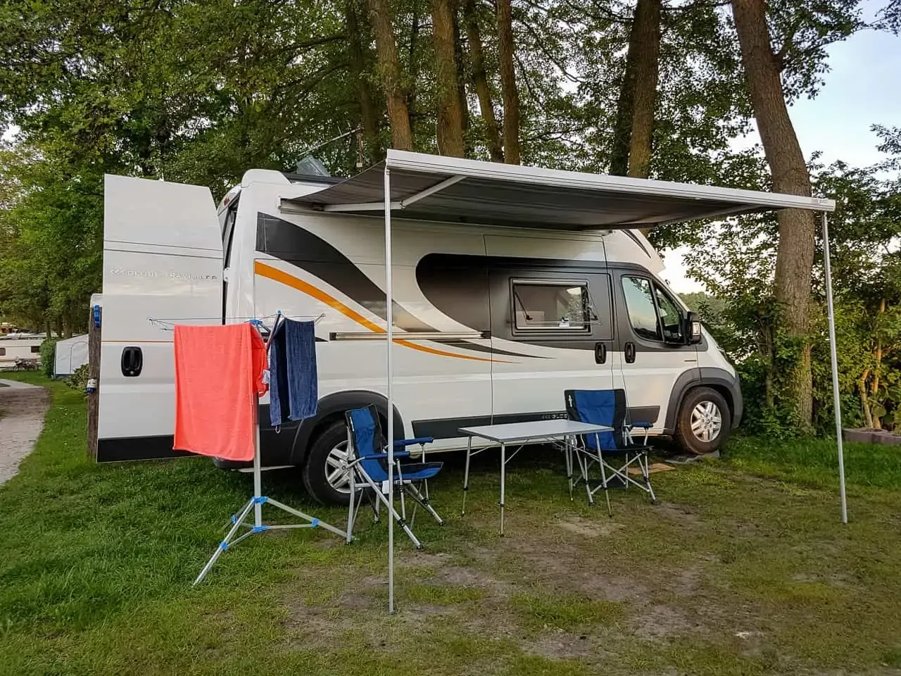 akcesoria kempingowe na zewnątrz