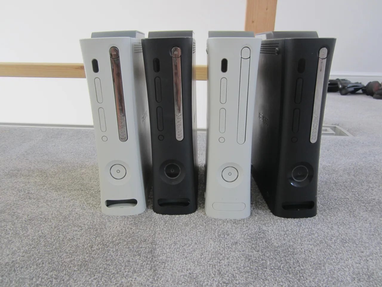 Xbox 360 modele FAT Slim E por&oacute;wnanie