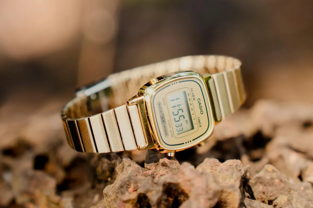 polecane zegarki damskie z podświetleniem sportowe eleganckie retro