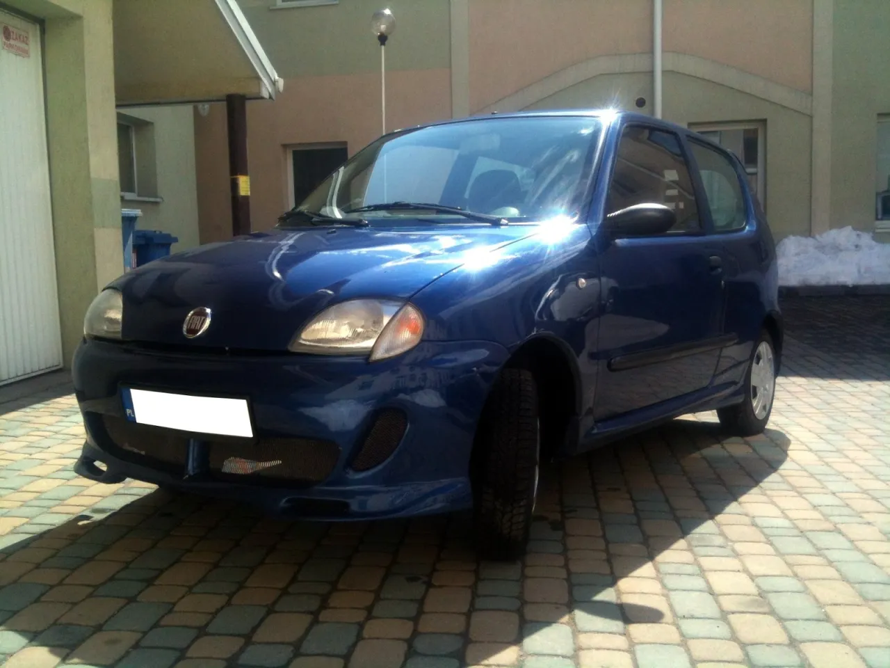Zdjęcie Jak szybko i bezpiecznie wymienić pas bezpieczeństwa w Seicento krok po kroku