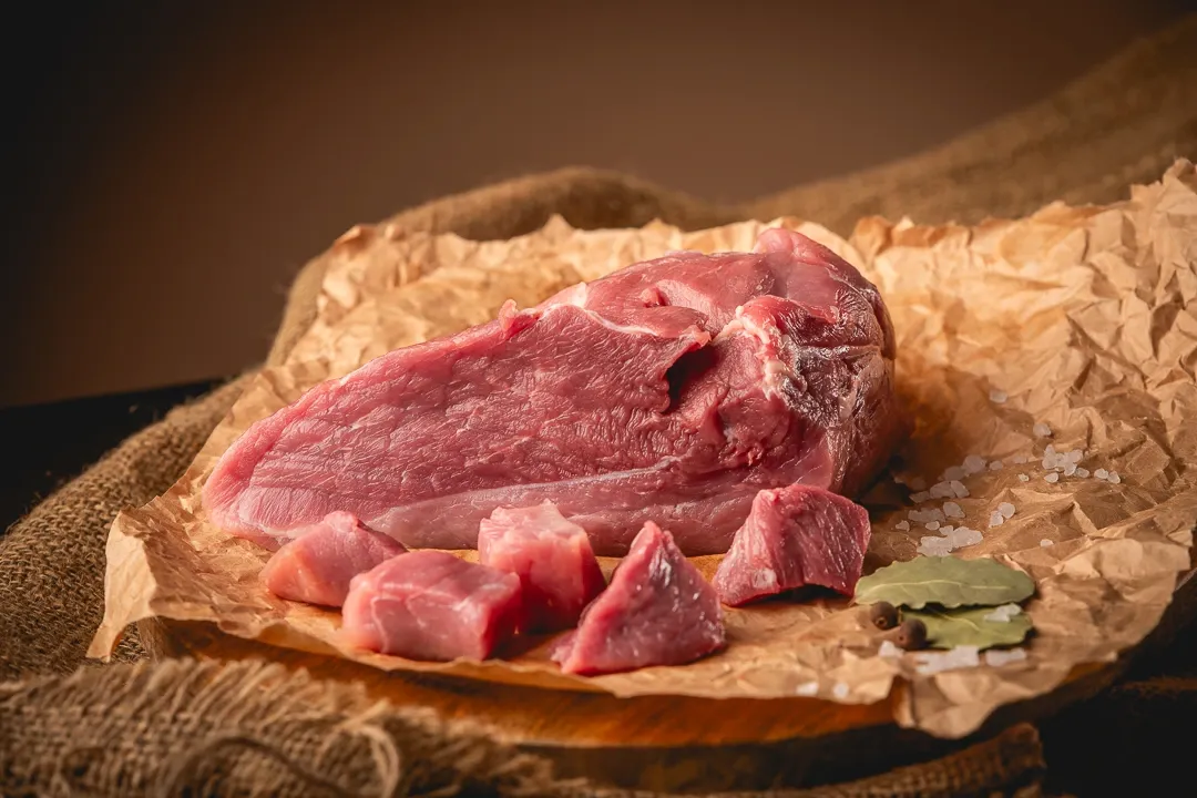 surowa łopatka wieprzowa wybór mięsa