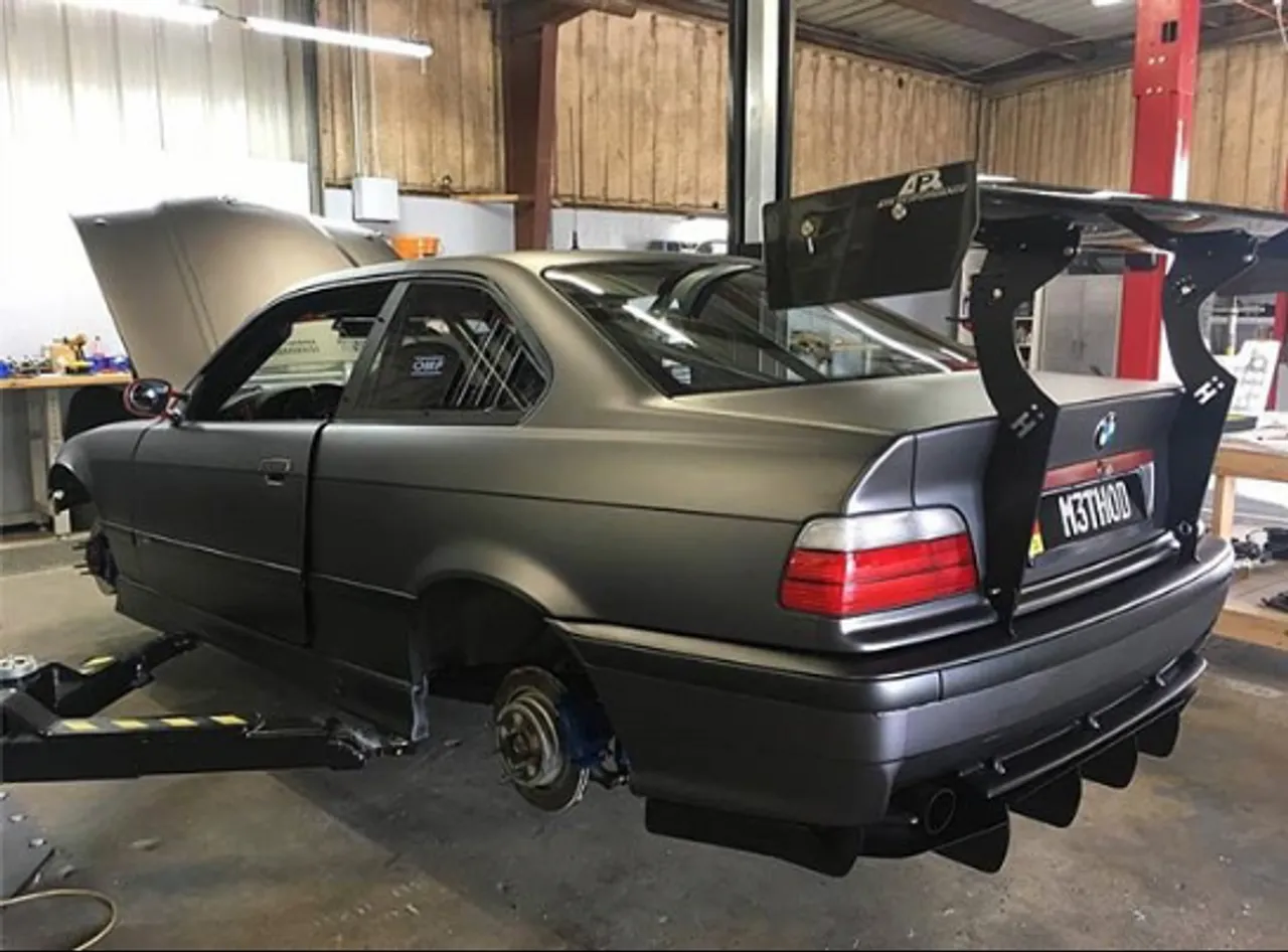 Hartge spoiler E36 typy regulowany daszek