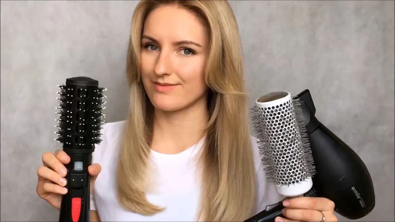 modelowanie włosów suszarką i szczotką