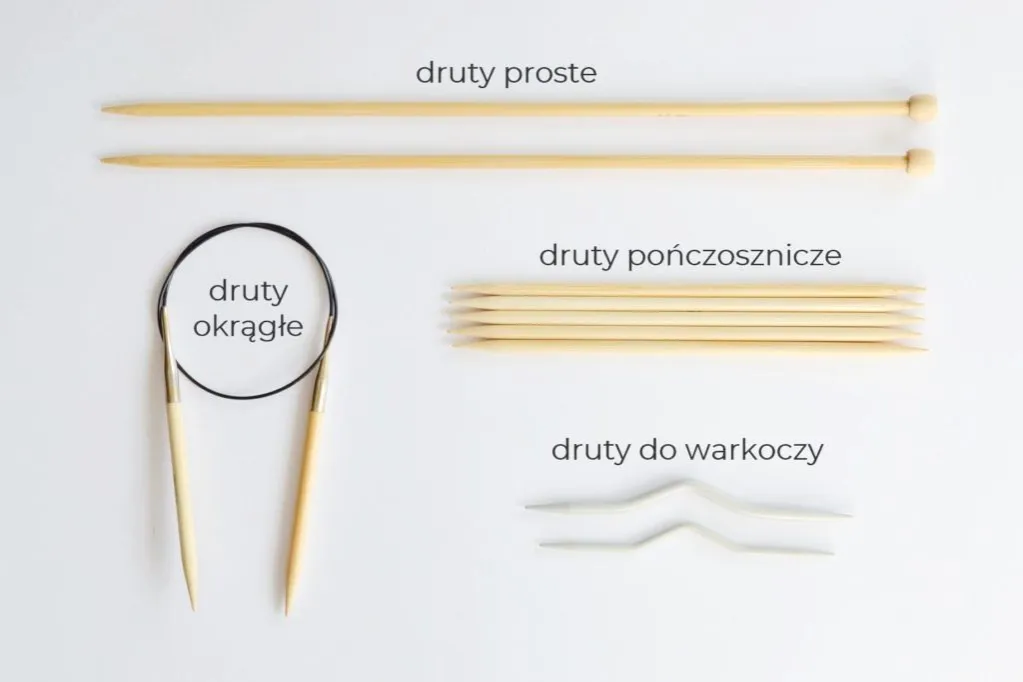 różne rodzaje drutów dziewiarskich na żyłce i proste