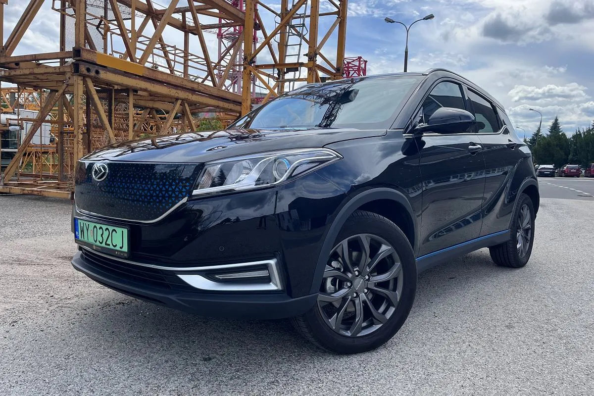 Chiński samochód elektryczny na polskich drogach