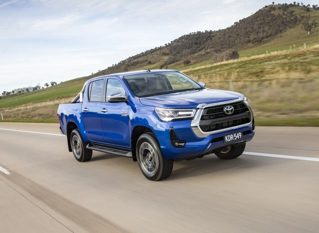 Toyota DPF button, car on highway