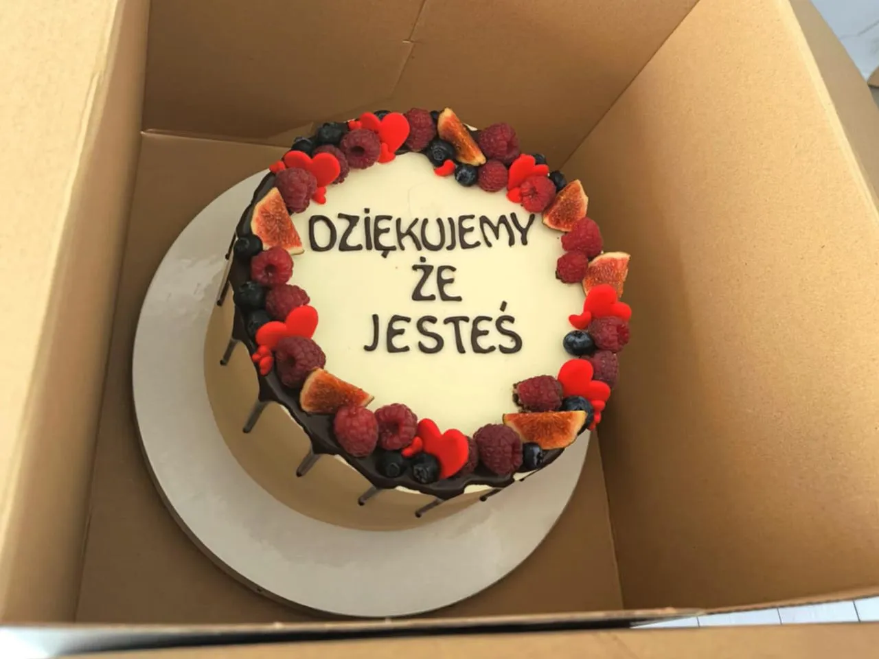 tort z napisem porady