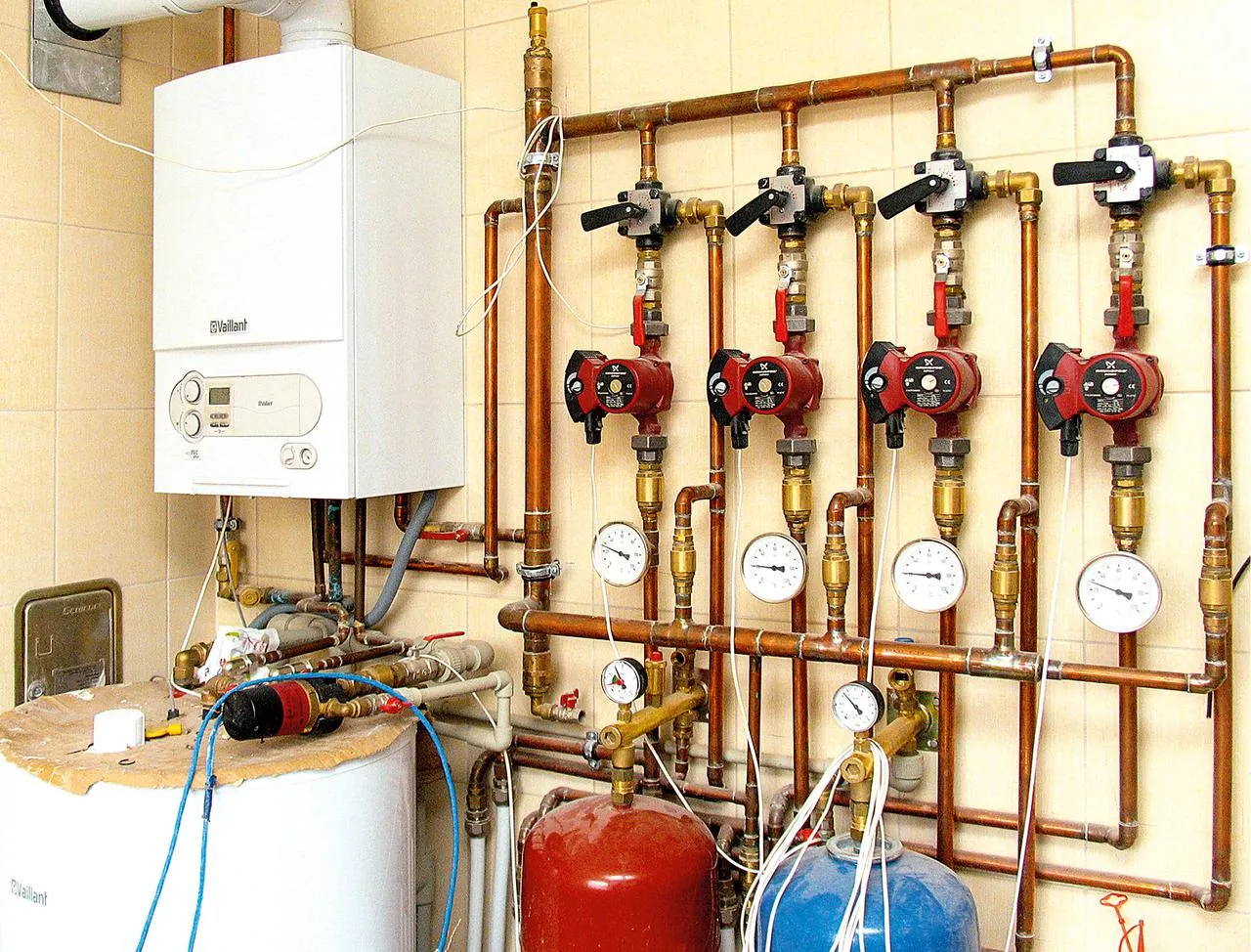 typy ogrzewania w blokach wspólna kotłownia indywidualny piec