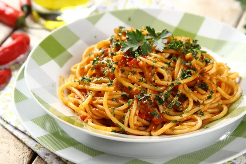 Składniki na spaghetti aglio e olio