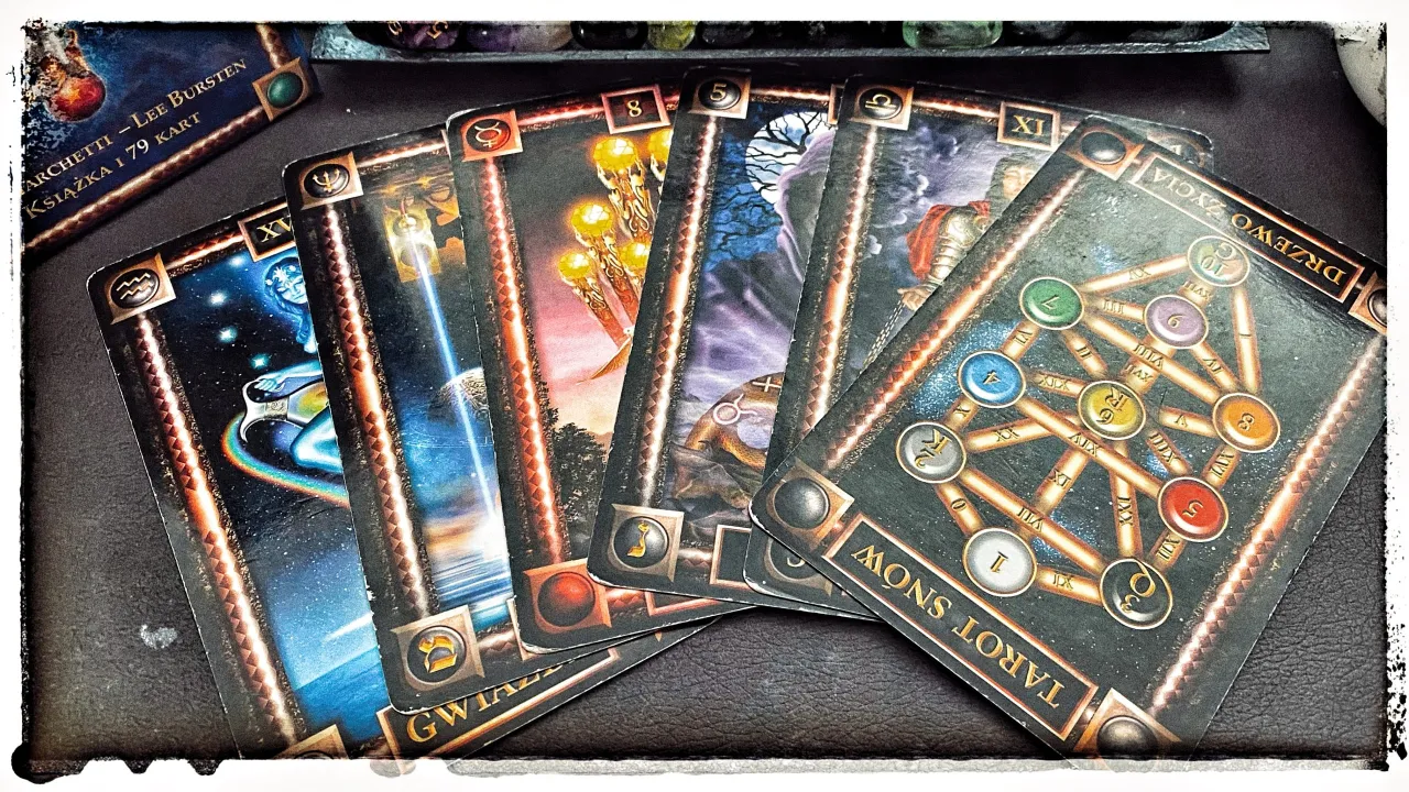 przykładowe pytania do tarota, karty tarota inspiracje