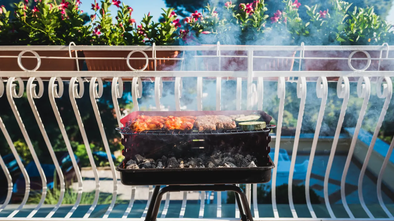 mandat za grill w bloku