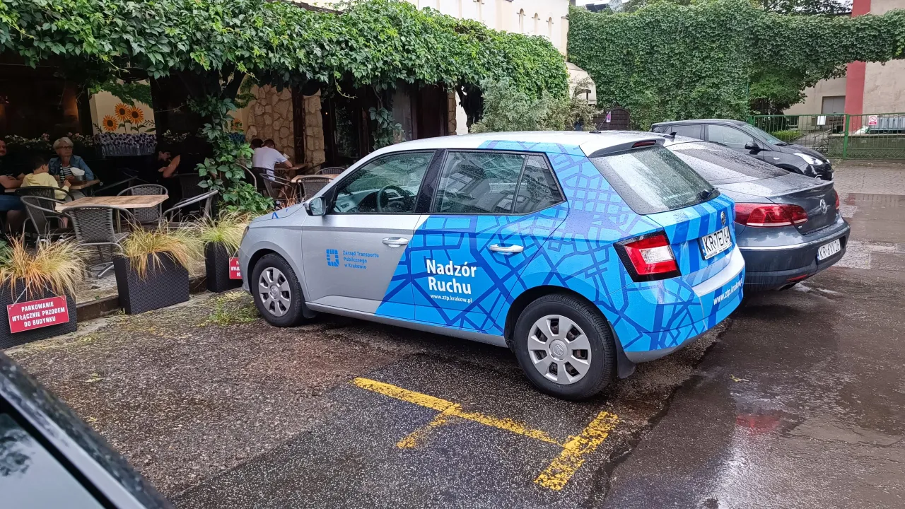 Parkowanie w Nowej Hucie bez strefy płatnego parkowania