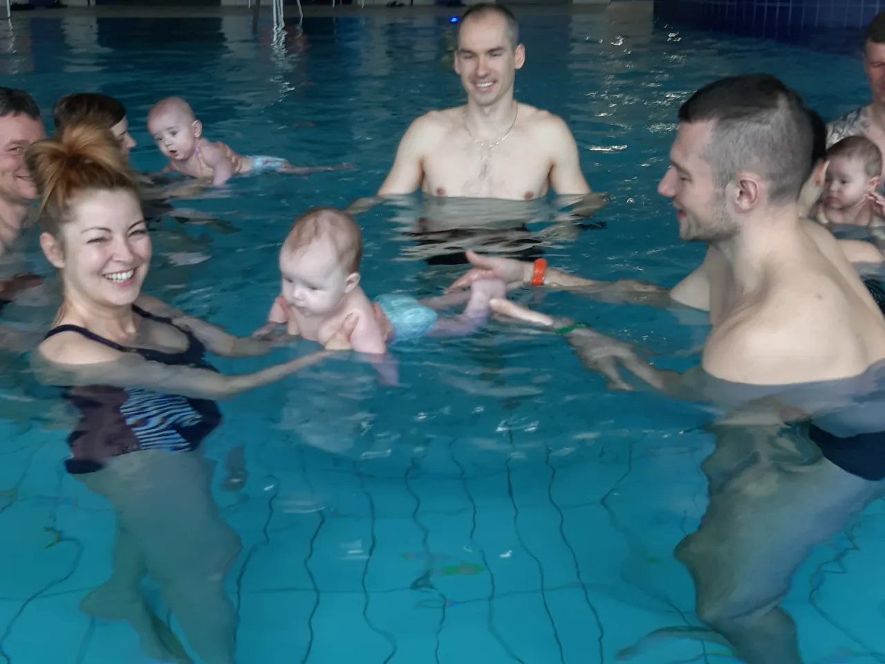 oswajanie z wodą basen dziecko dorosły