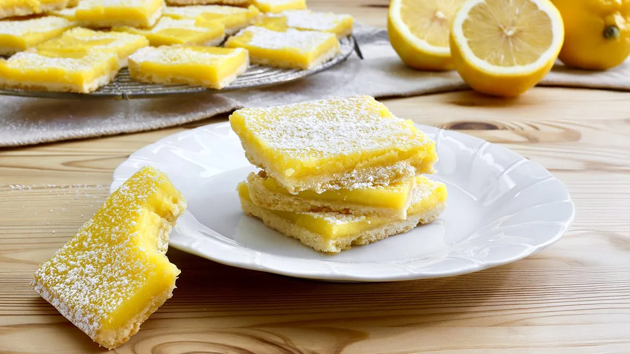Barrette al limone con superficie liscia e senza crepe