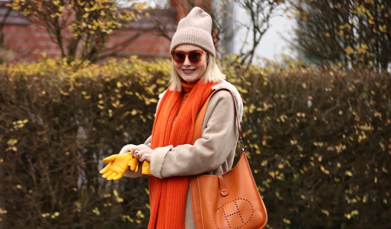 Orange M&uuml;tze Outfit Inspiration