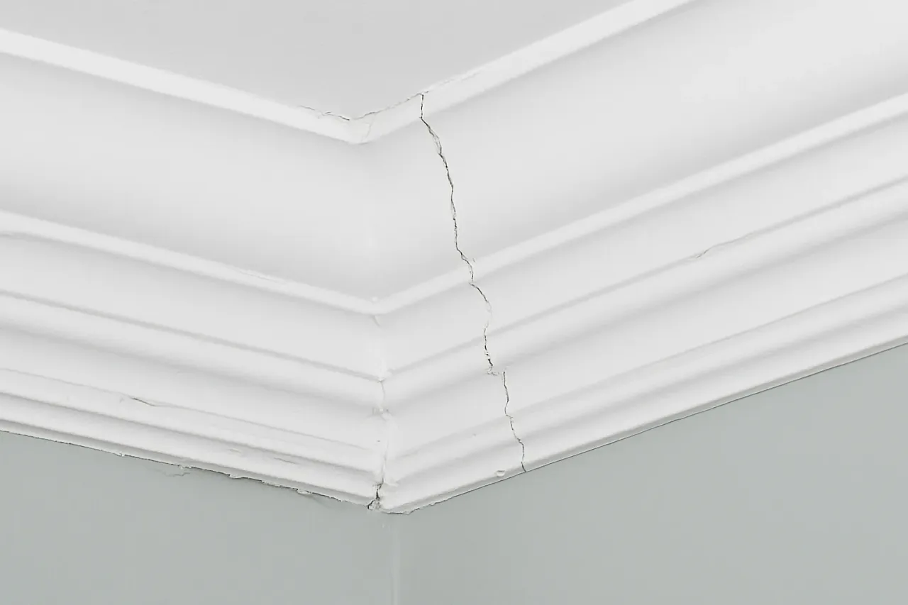 Błędy montażowe sztukaterii