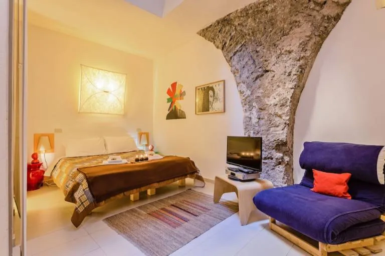 R&oacute;żne typy zakwaterowania Rzym: hostel, hotel, apartament