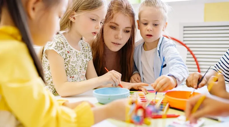 Zdjęcie Pedagogika opiekuńczo-wychowawcza: jakie uprawnienia i możliwości zawodowe?