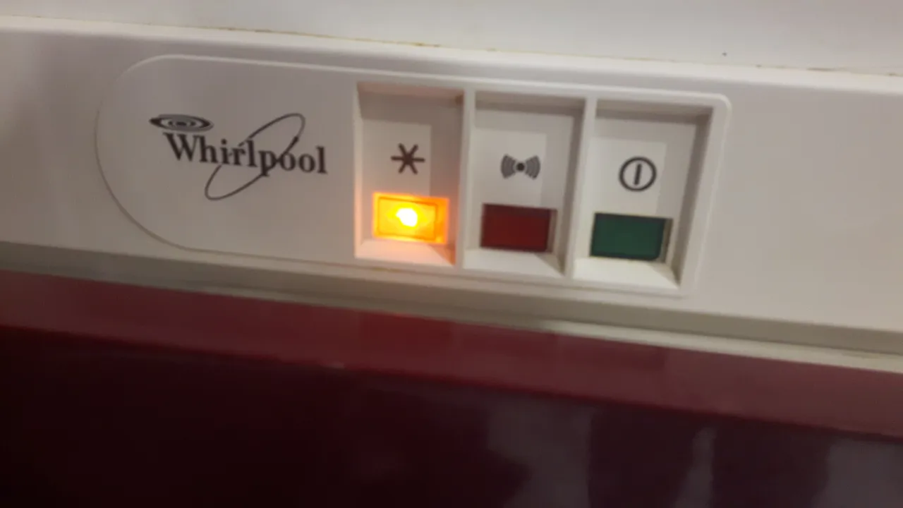 Czerwona kontrolka zamrażarka Whirlpool przyczyny