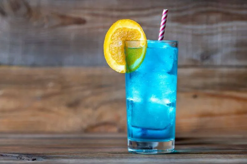 drink bezalkoholowy blue curacao