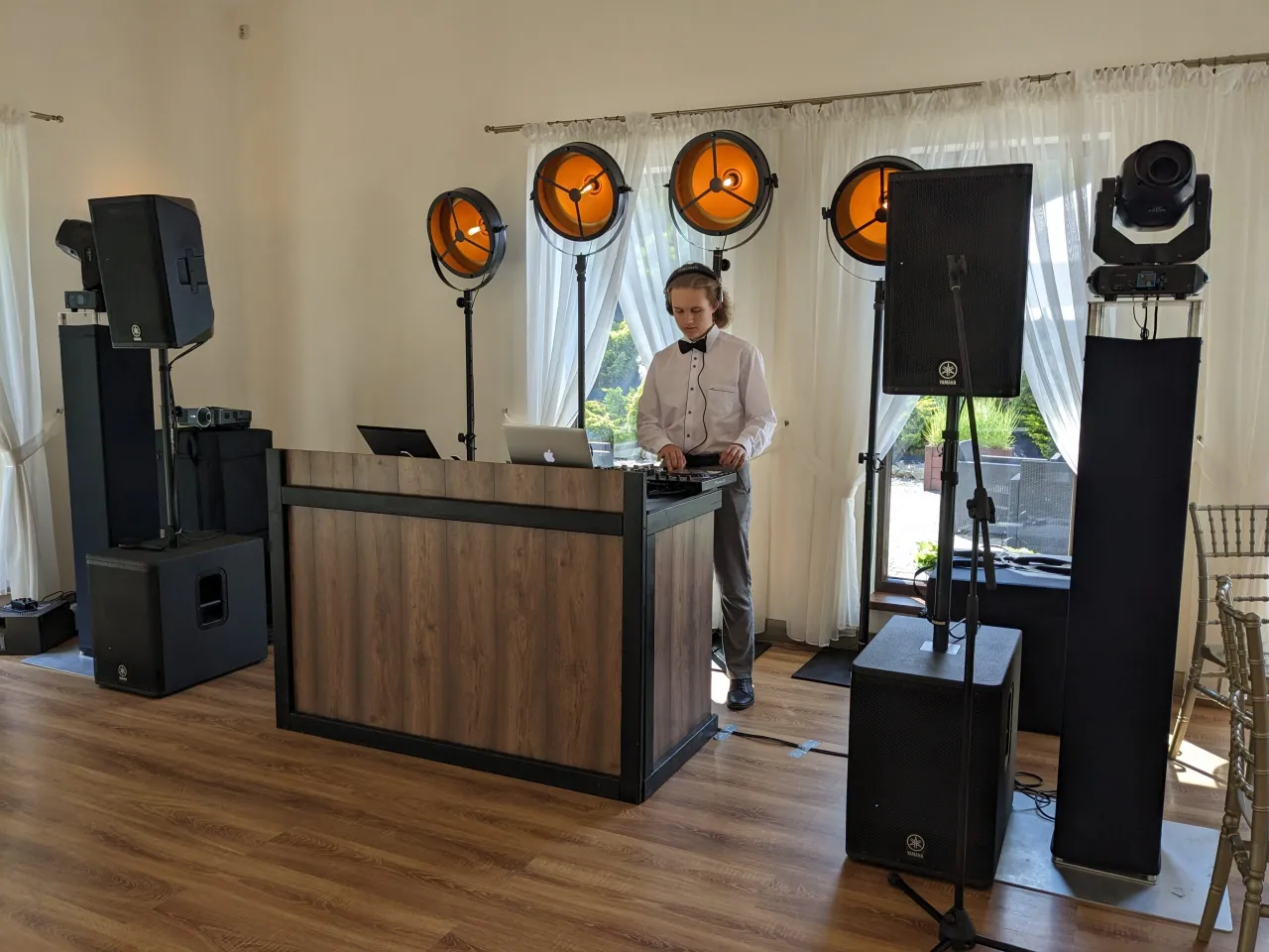 dj wesele vs zesp&oacute;ł weselny