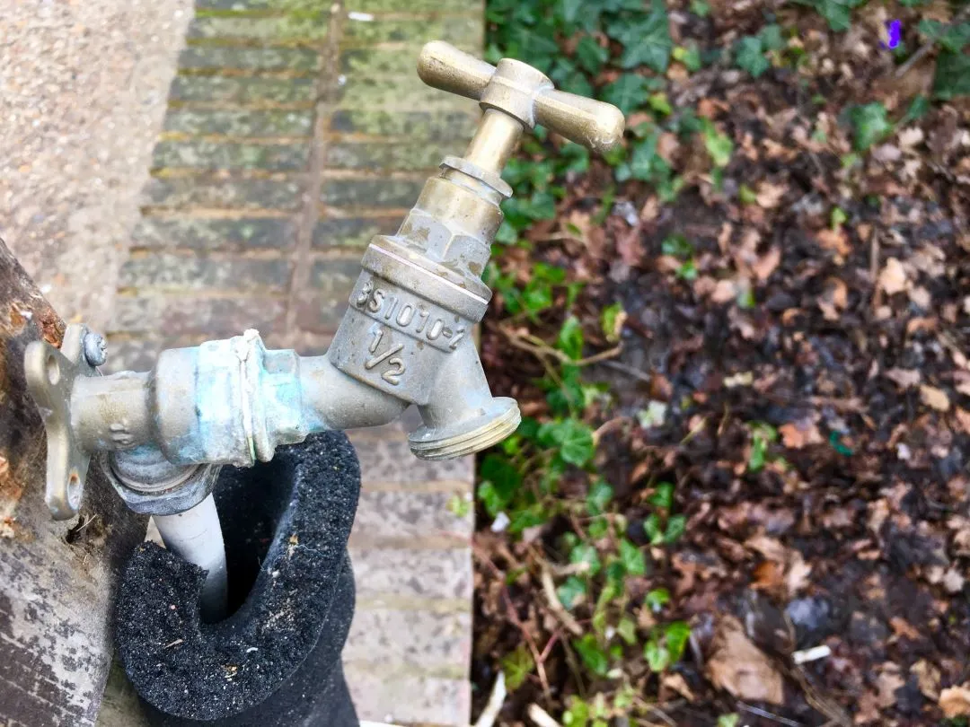 zabezpieczenie kranu na zimę krok po kroku