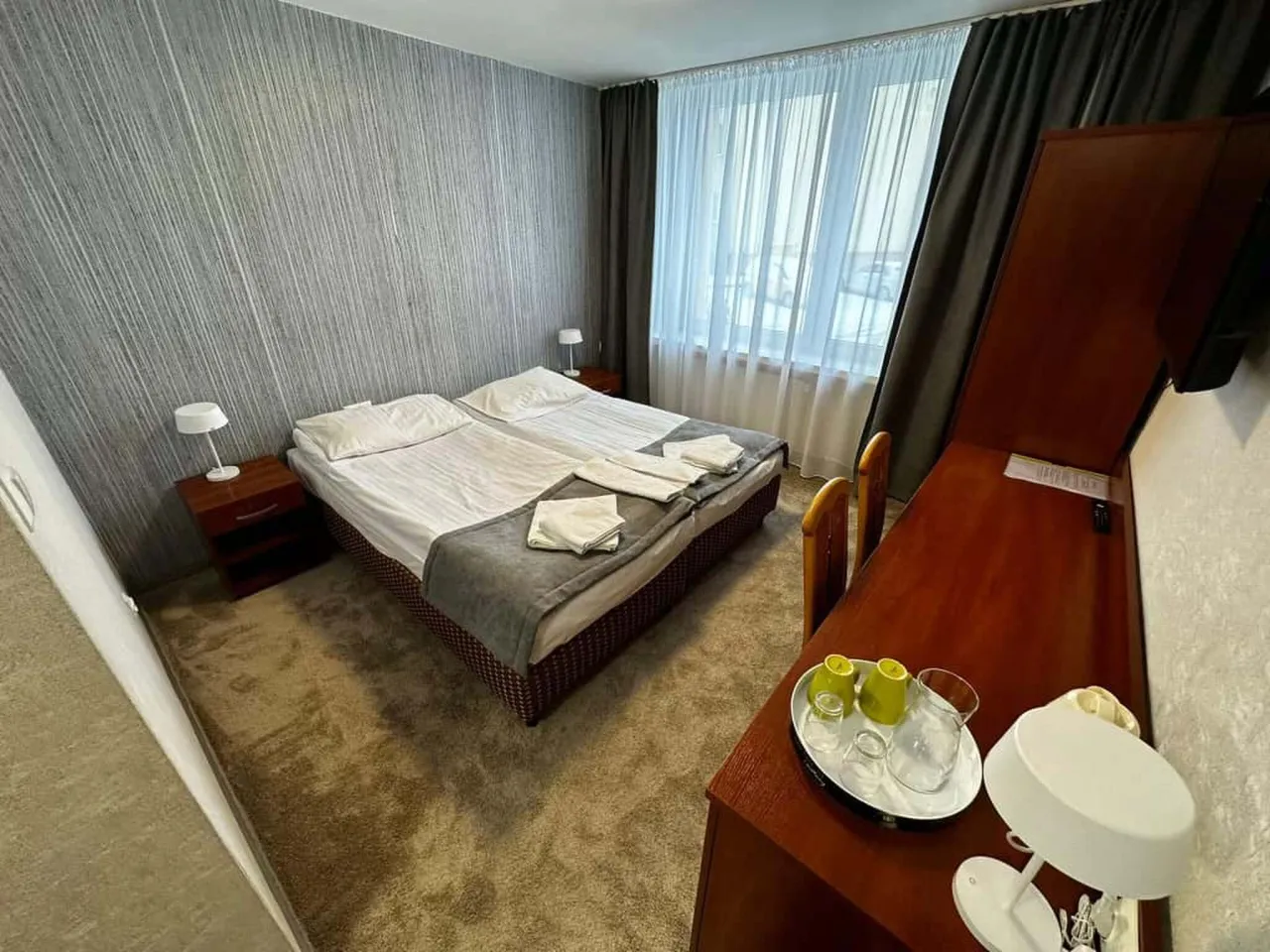 Rodzaje nocleg&oacute;w tranzytowych apartament hotel motel