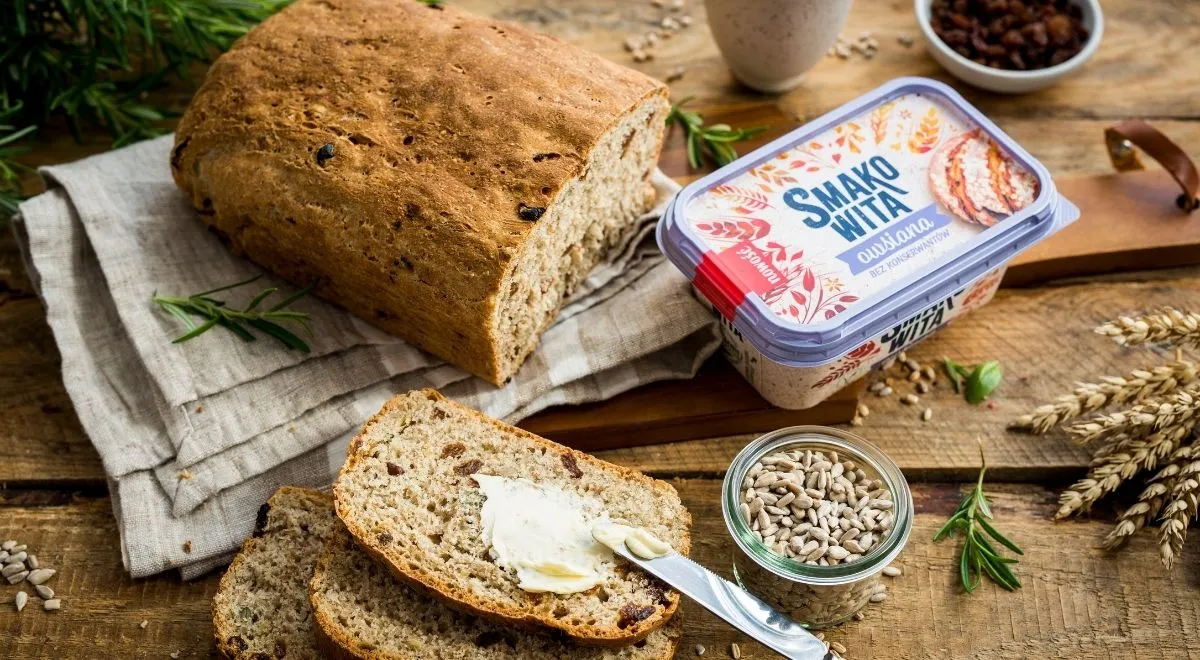 chleb z ziarnami ziołami