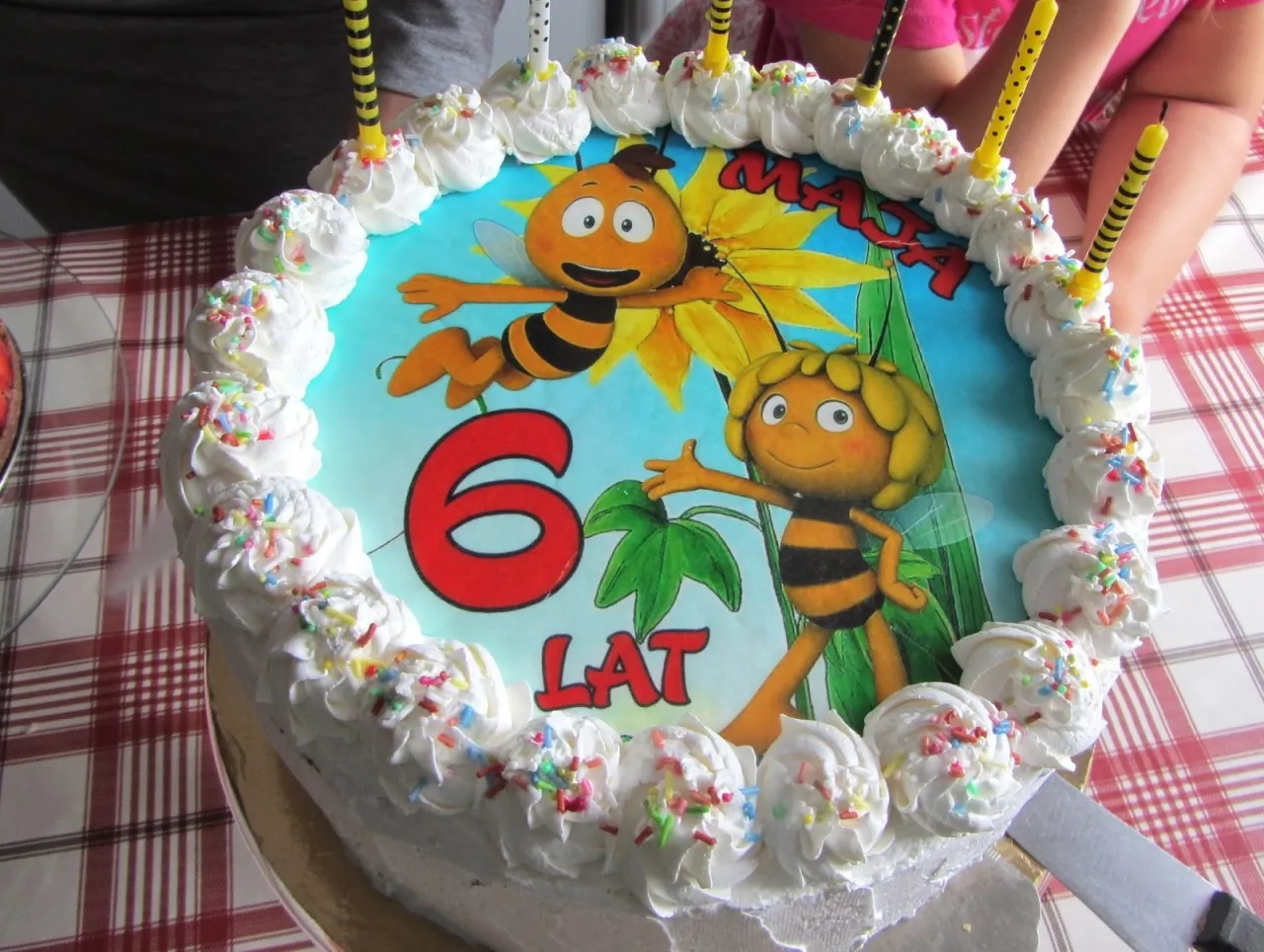 tort z opłatkiem idealnie położonym