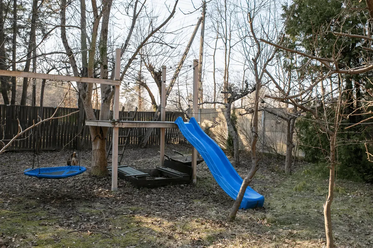 Zdjęcie Jak zbudować drewniany plac zabaw dla dzieci - praktyczne porady i wskazówki